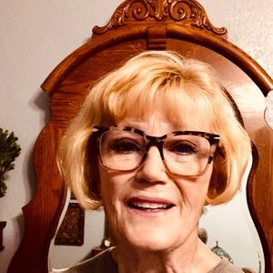 Meet your Posher, Kay